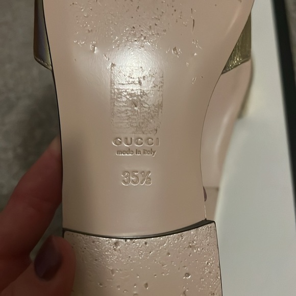 Gucci sandals. 35 1/2 - Picture 7 of 9